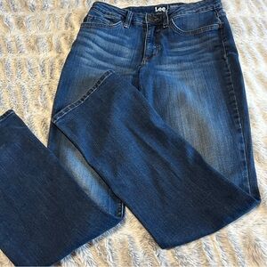 ✨ LEE Mid Rise Bootcut Jeans | Size 8M | Dark Wash ✨